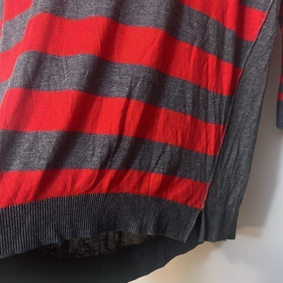 🆕Eric + Lani stripes sweater grey and red 3/4 sleeves size M - Picture 9 of 12